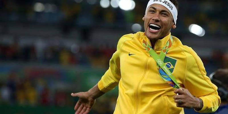 Neymar thăng hoa cùng Brazil 